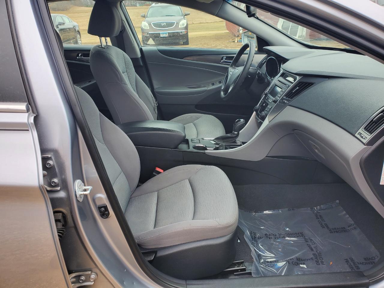 Hyundai Sonata Hybrid 4dr Sdn 2015