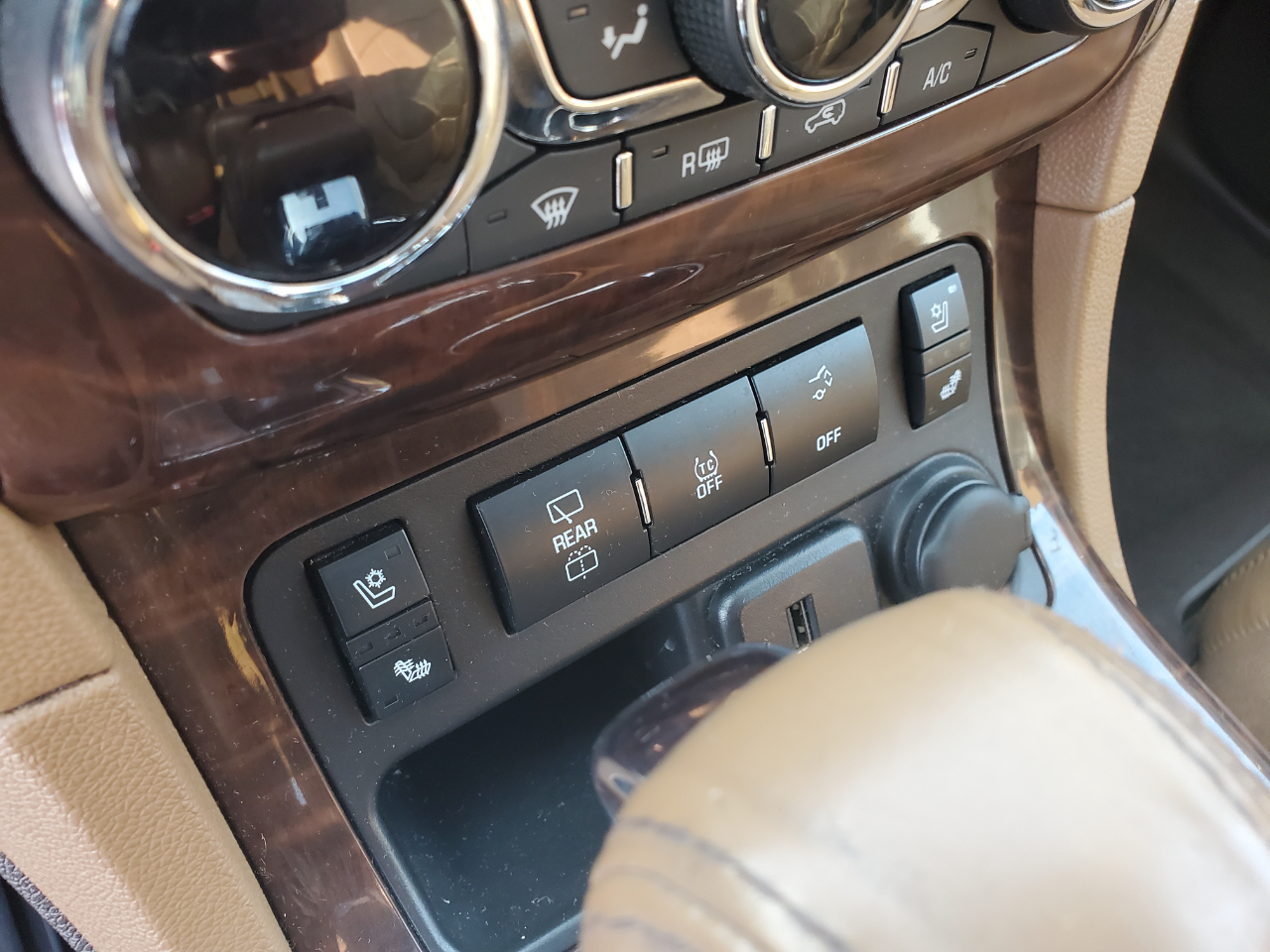 Buick Enclave AWD 4dr Premium 2017