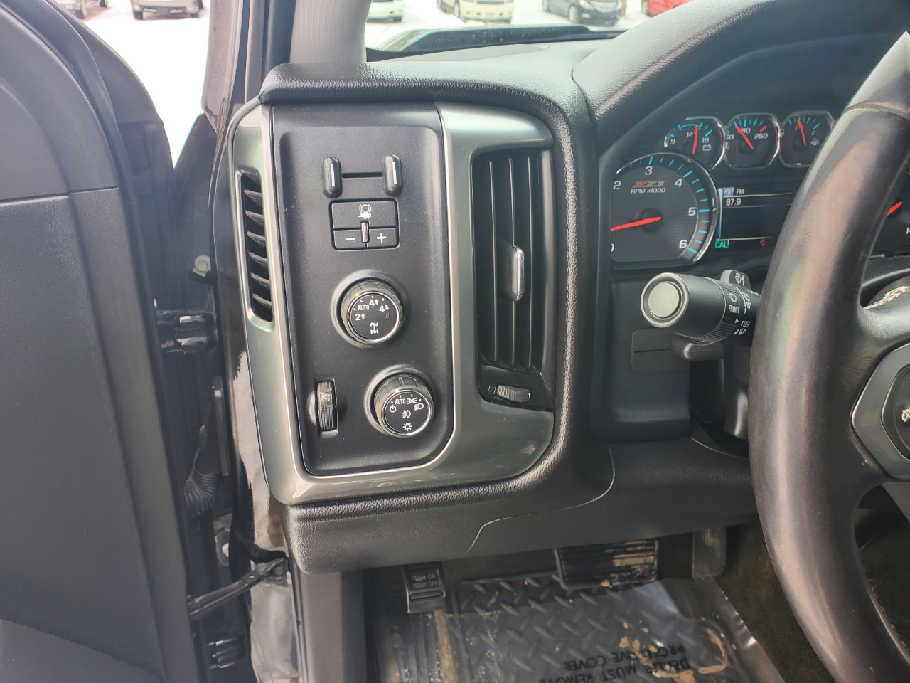 Chevrolet Silverado 1500 4WD Crew Cab 143.5" LT w/2LT 2016