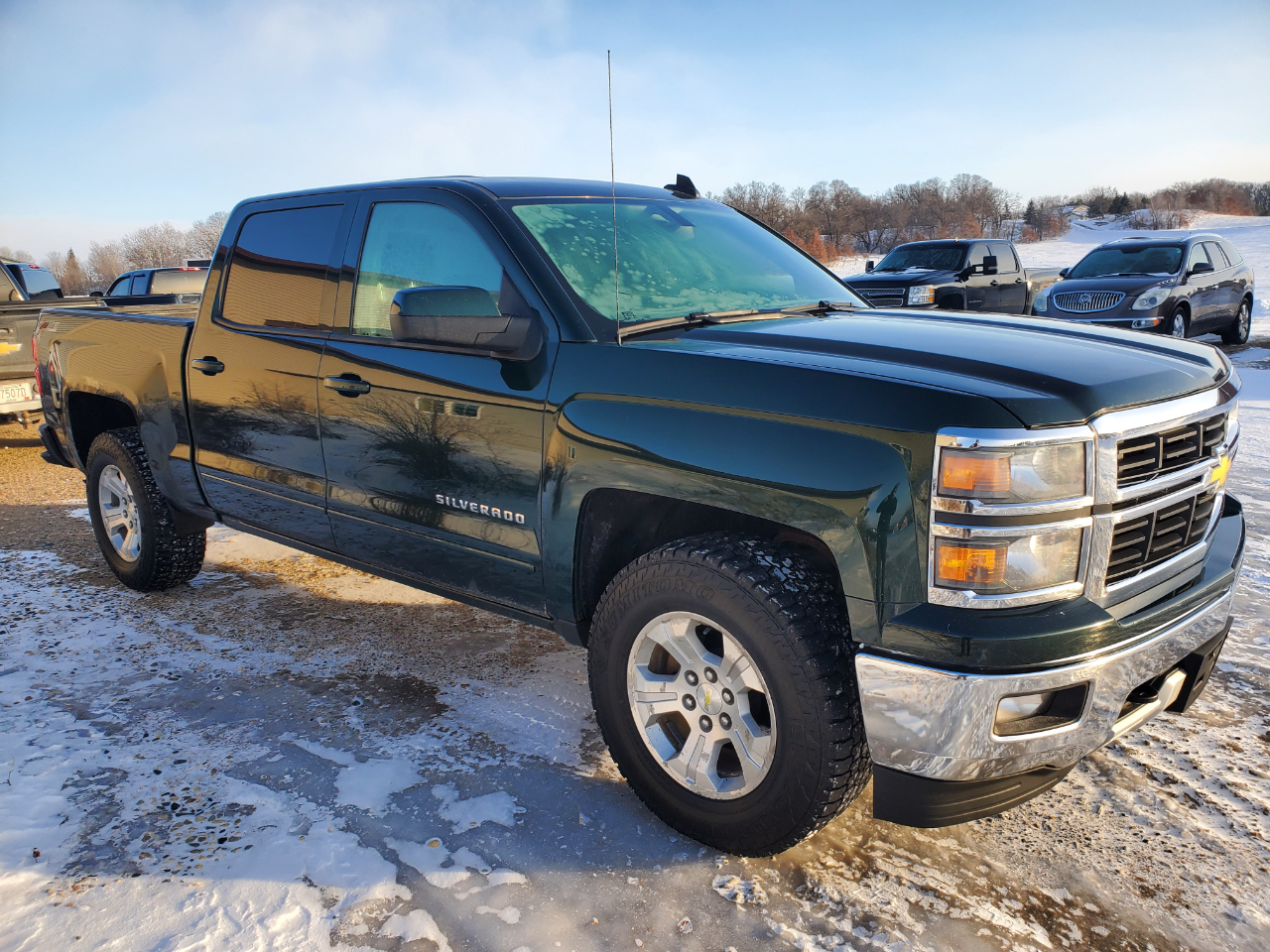 Chevrolet Silverado 1500 4WD Crew Cab 143.5" LT w/2LT 2015