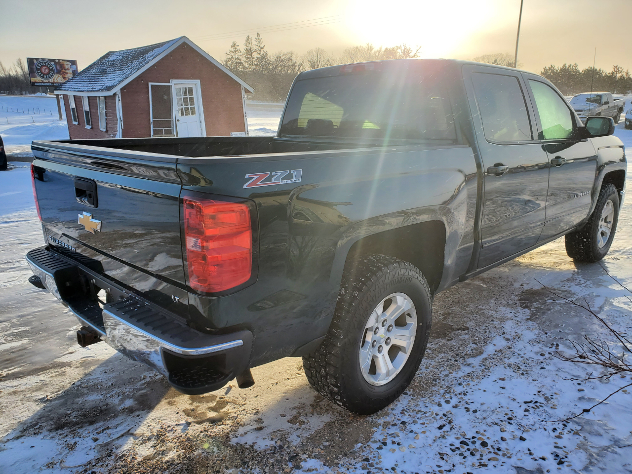 Chevrolet Silverado 1500 4WD Crew Cab 143.5" LT w/2LT 2015