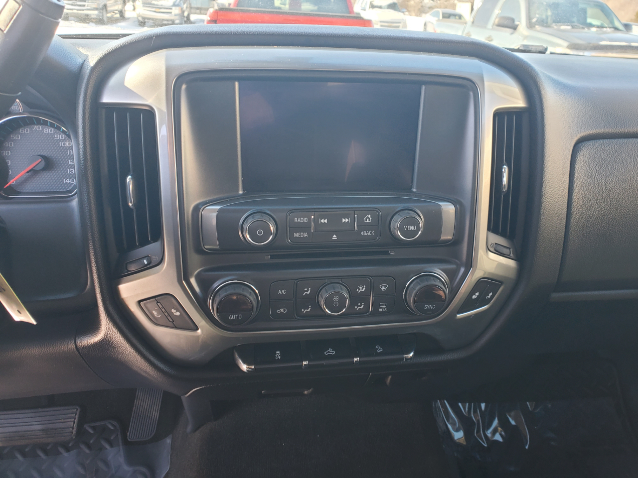 Chevrolet Silverado 1500 4WD Crew Cab 143.5" LT w/2LT 2015