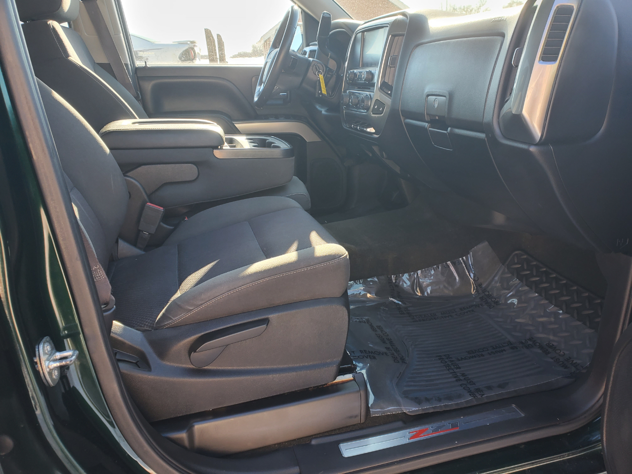 Chevrolet Silverado 1500 4WD Crew Cab 143.5" LT w/2LT 2015