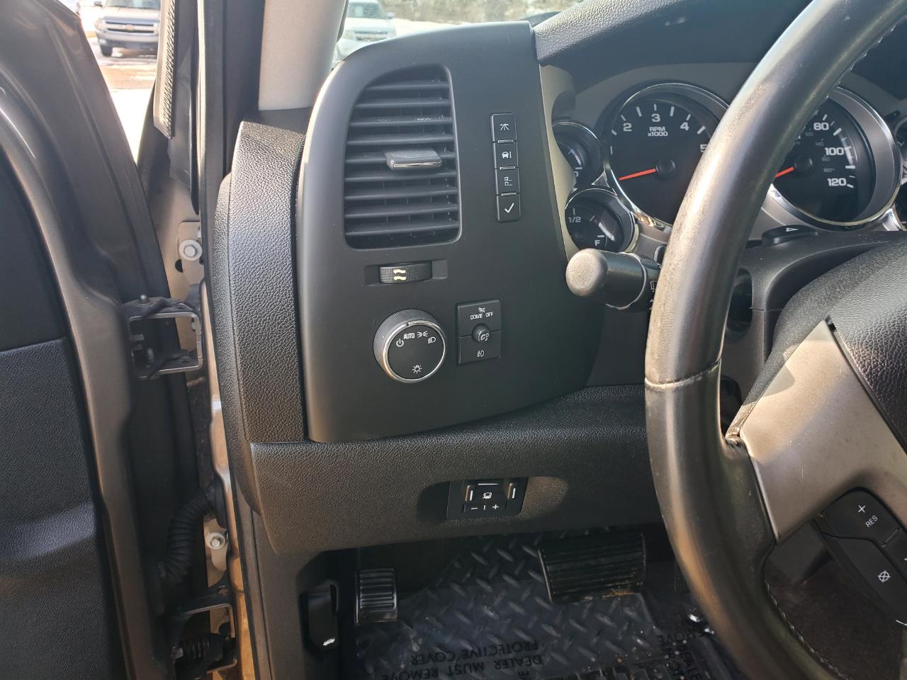 Chevrolet Silverado 1500 4WD Crew Cab 143.5" LT 2013