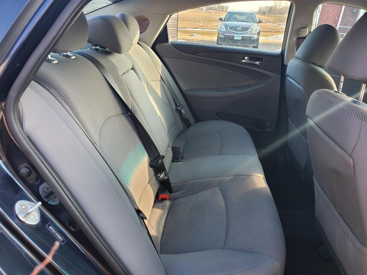 Hyundai Sonata 4dr Sdn 2.4L Auto GLS 2013