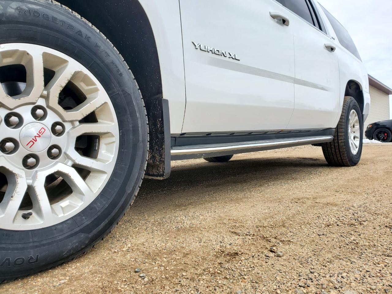 GMC Yukon XL 4WD 4dr SLT 2017