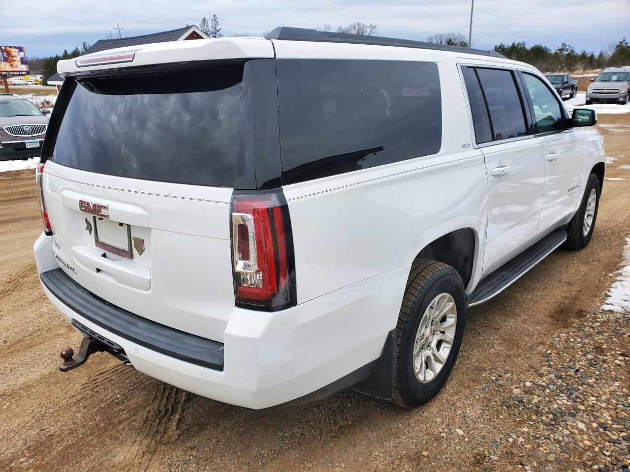 GMC Yukon XL 4WD 4dr SLT 2017