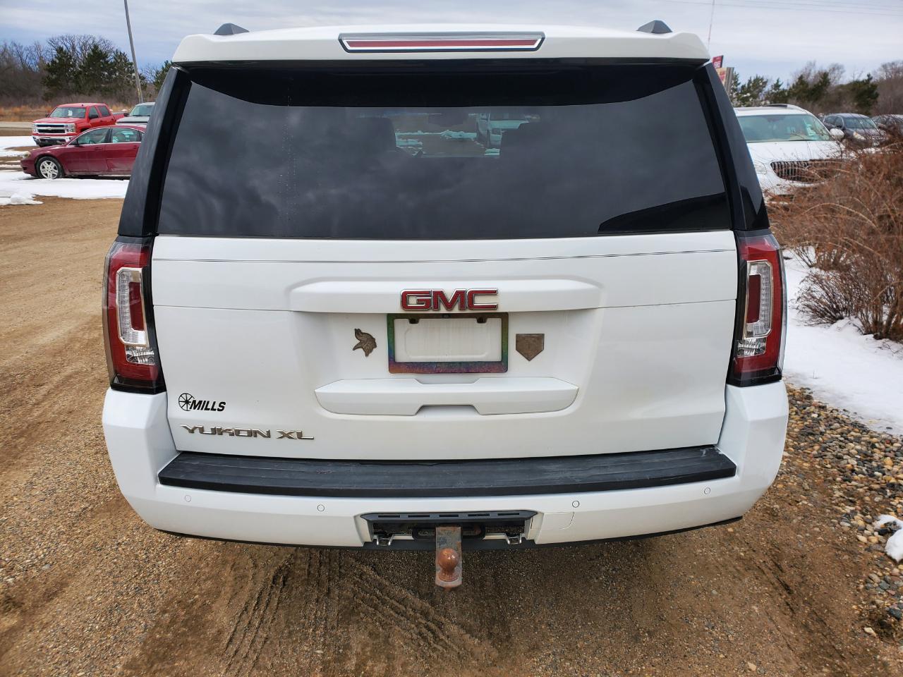 GMC Yukon XL 4WD 4dr SLT 2017