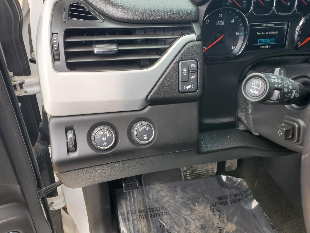 GMC Yukon XL 4WD 4dr SLT 2017