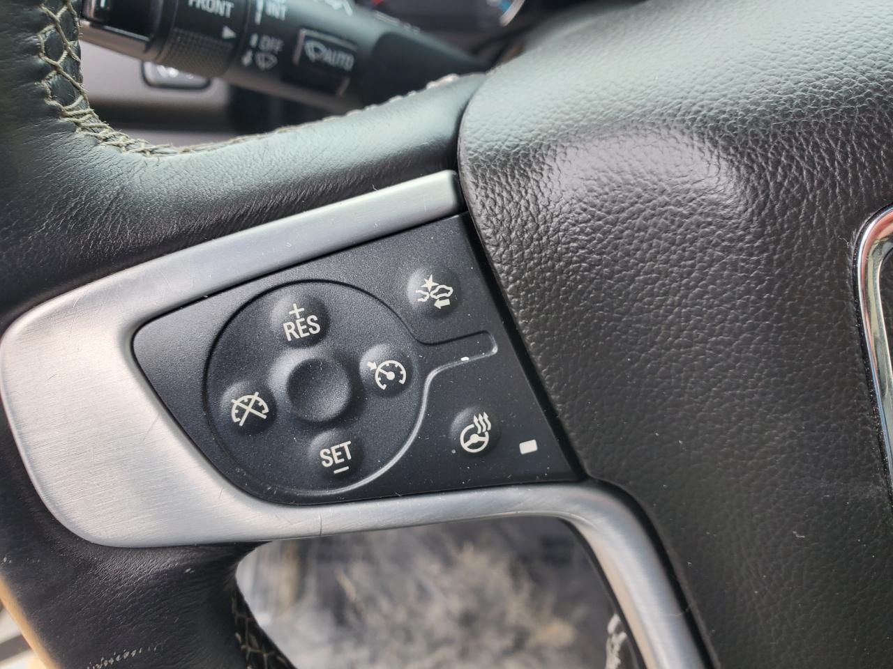 GMC Yukon XL 4WD 4dr SLT 2017