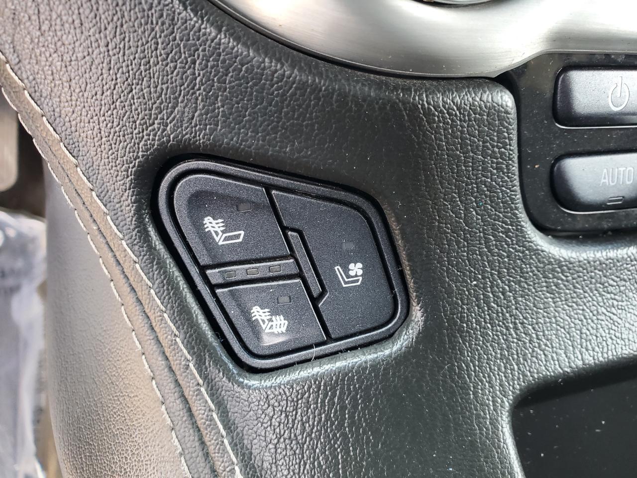 GMC Yukon XL 4WD 4dr SLT 2017