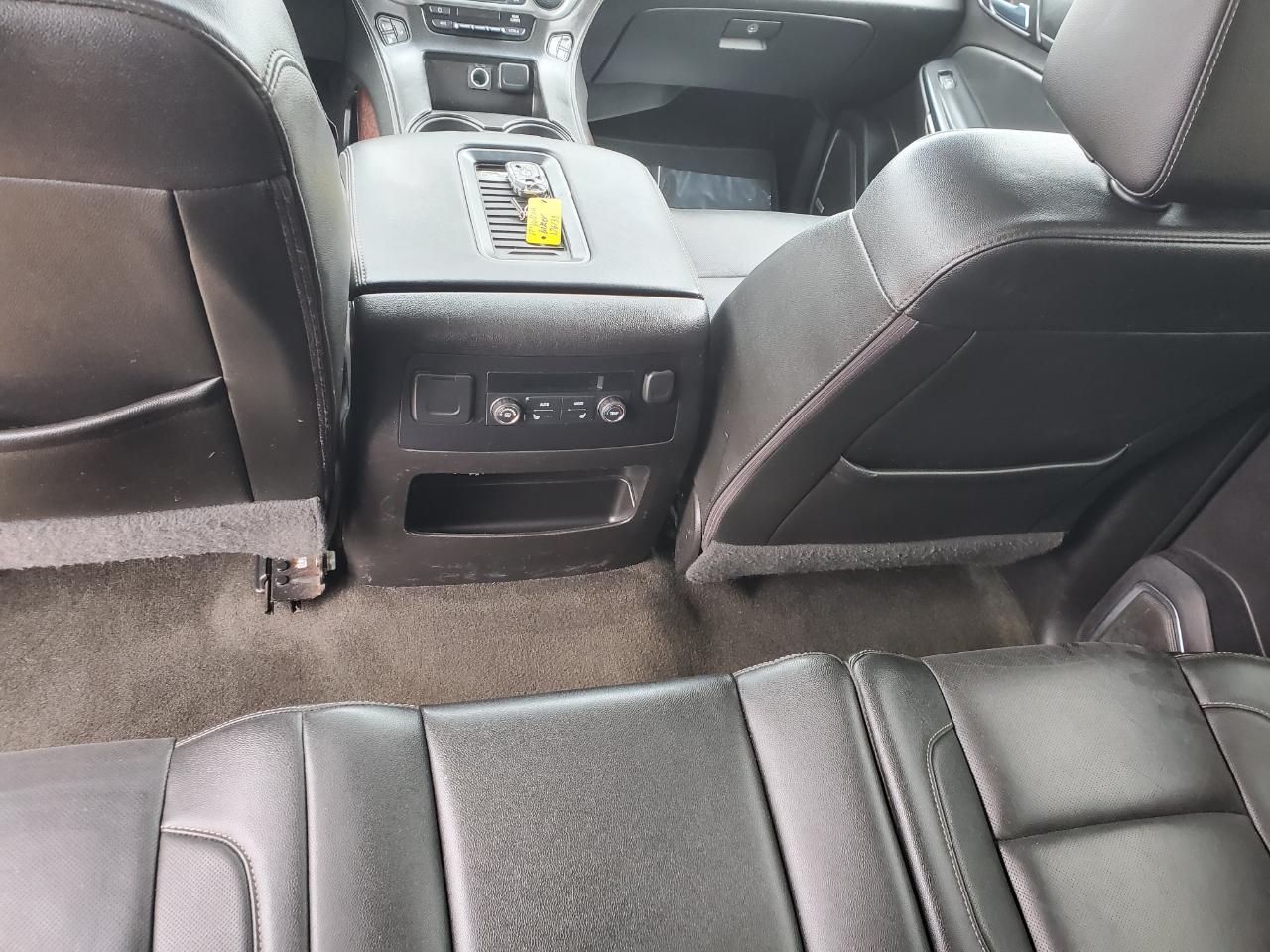 GMC Yukon XL 4WD 4dr SLT 2017