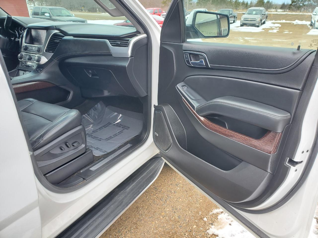 GMC Yukon XL 4WD 4dr SLT 2017