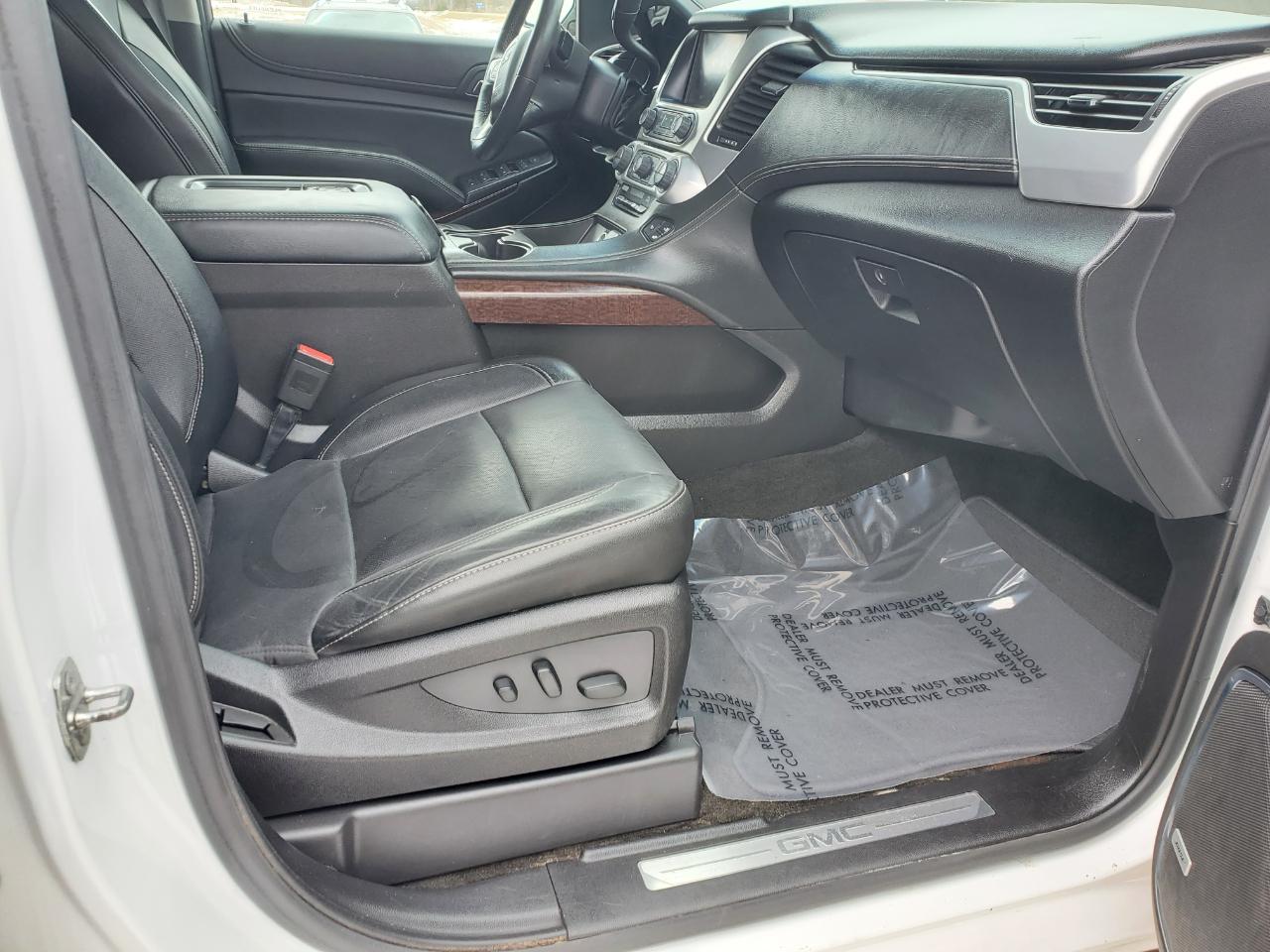 GMC Yukon XL 4WD 4dr SLT 2017