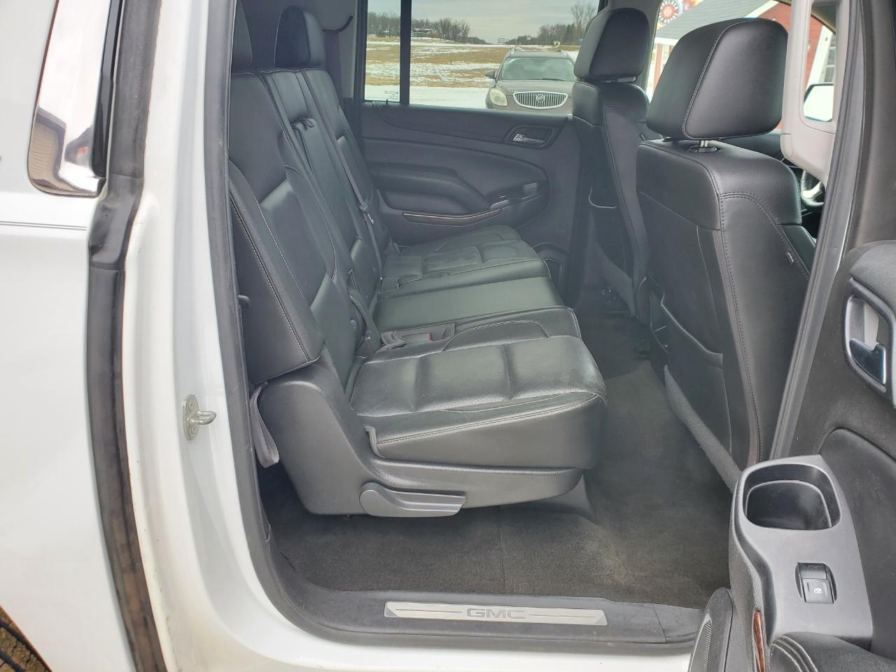 GMC Yukon XL 4WD 4dr SLT 2017