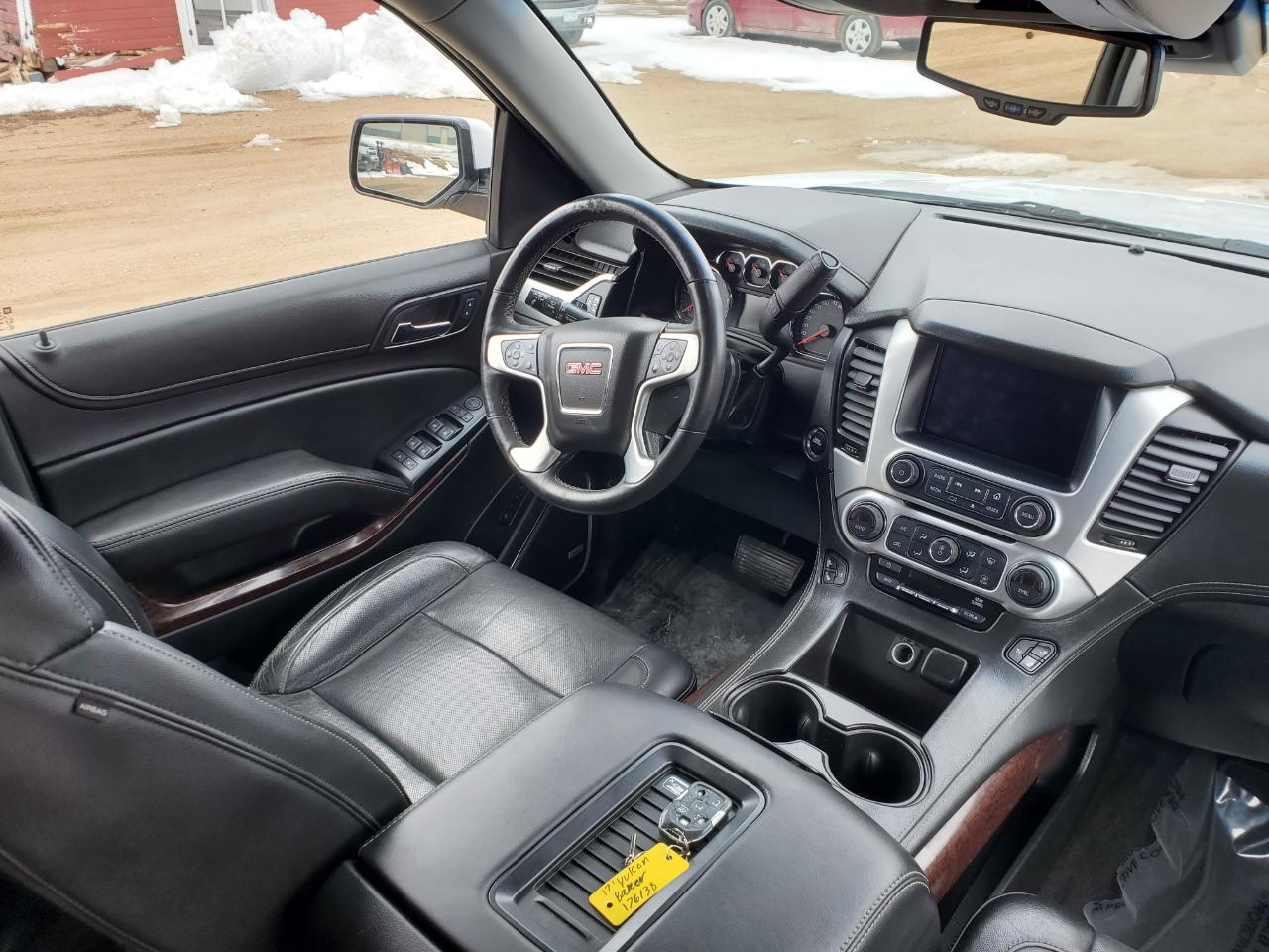 GMC Yukon XL 4WD 4dr SLT 2017