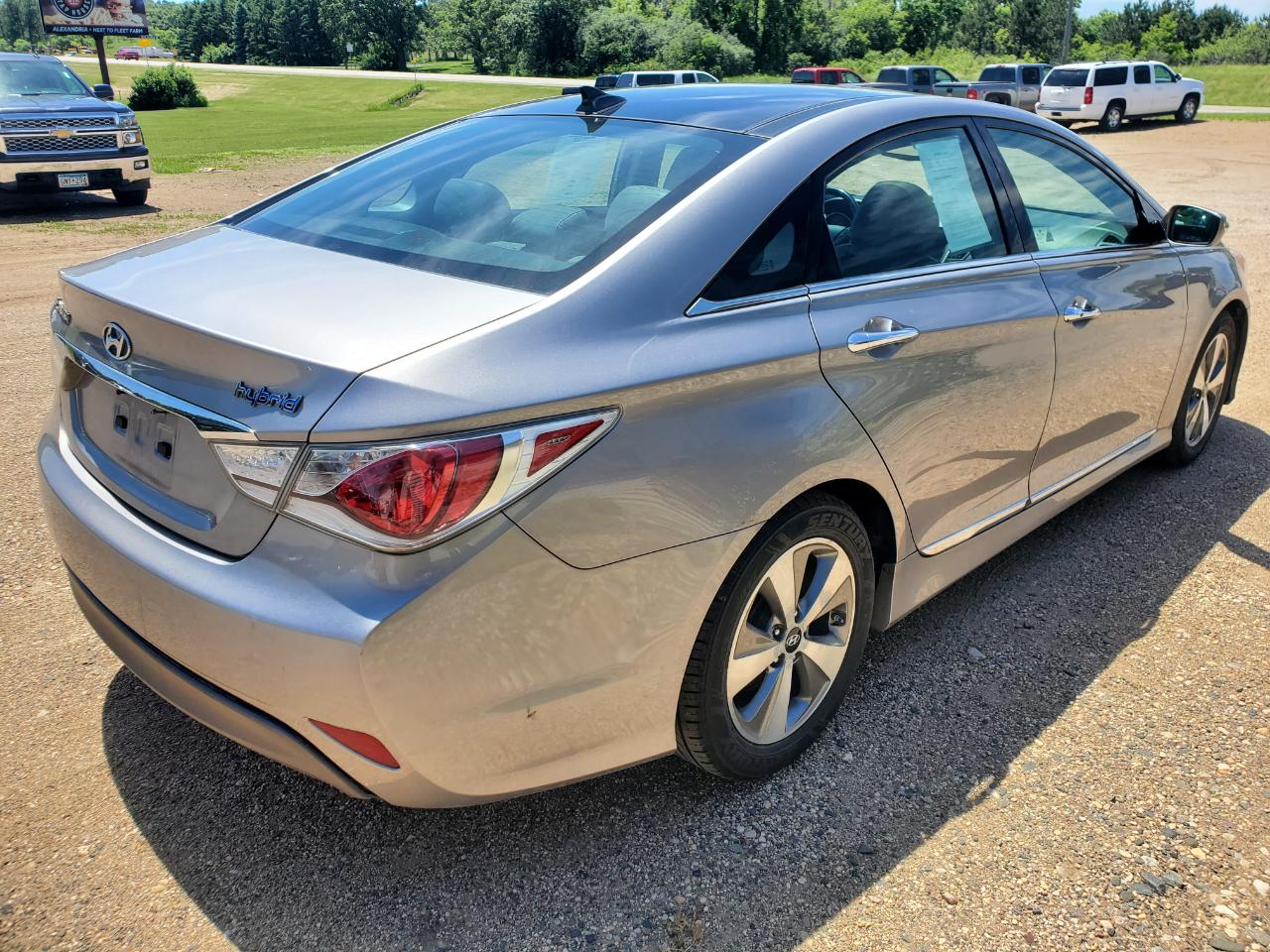 Hyundai Sonata 4dr Sdn 2.4L Auto Hybrid 2012