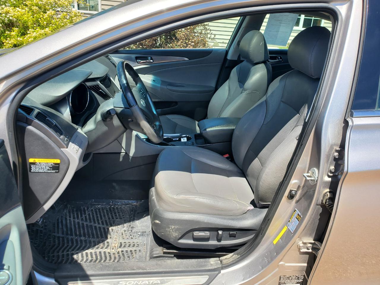 Hyundai Sonata 4dr Sdn 2.4L Auto Hybrid 2012
