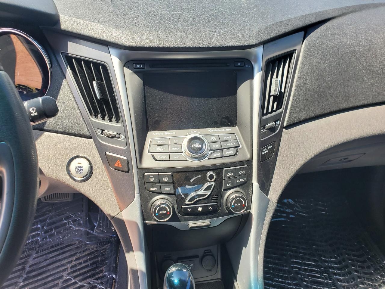 Hyundai Sonata 4dr Sdn 2.4L Auto Hybrid 2012