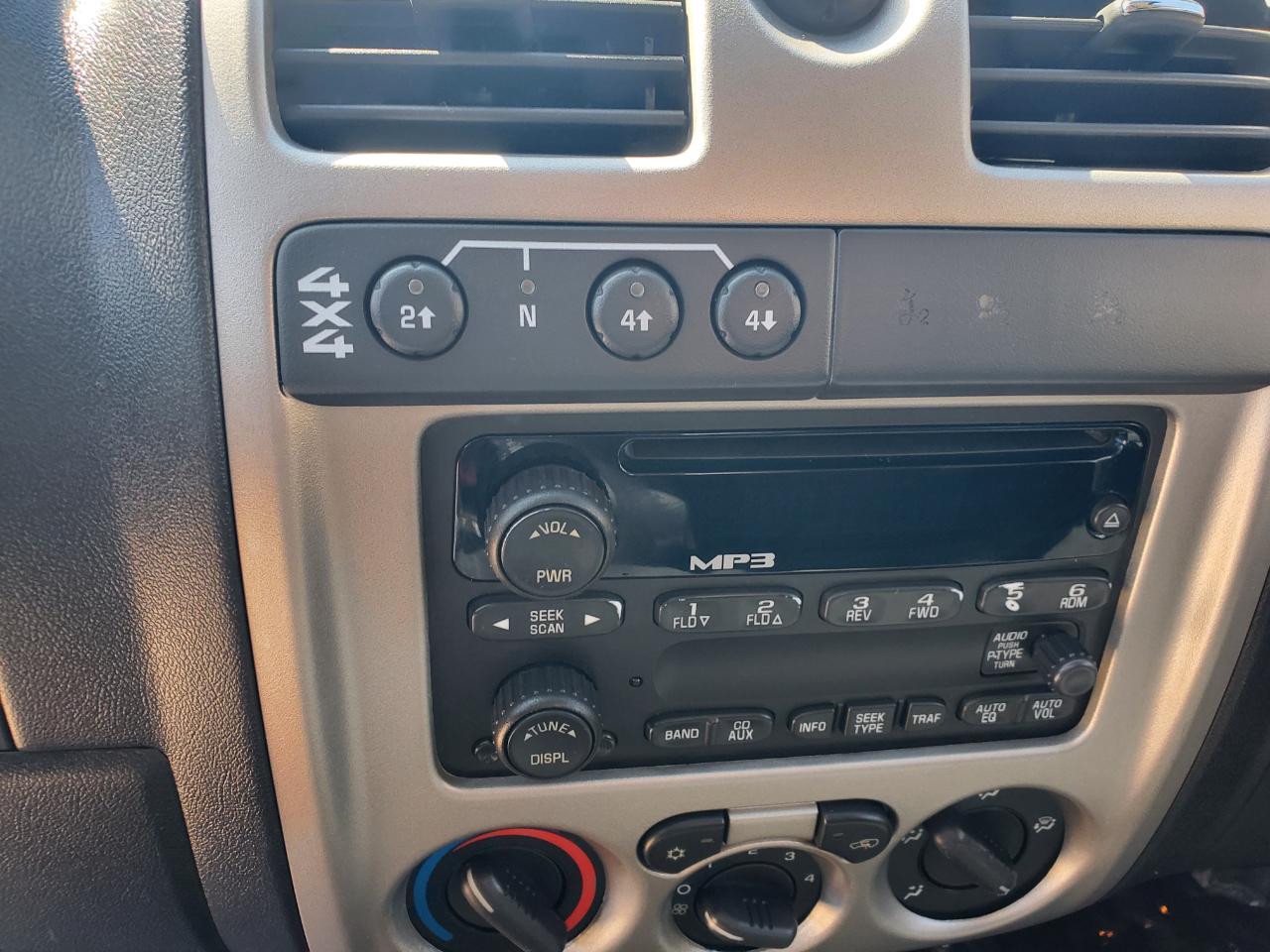 GMC Canyon 4WD Ext Cab 125.9" Work Truck 2007