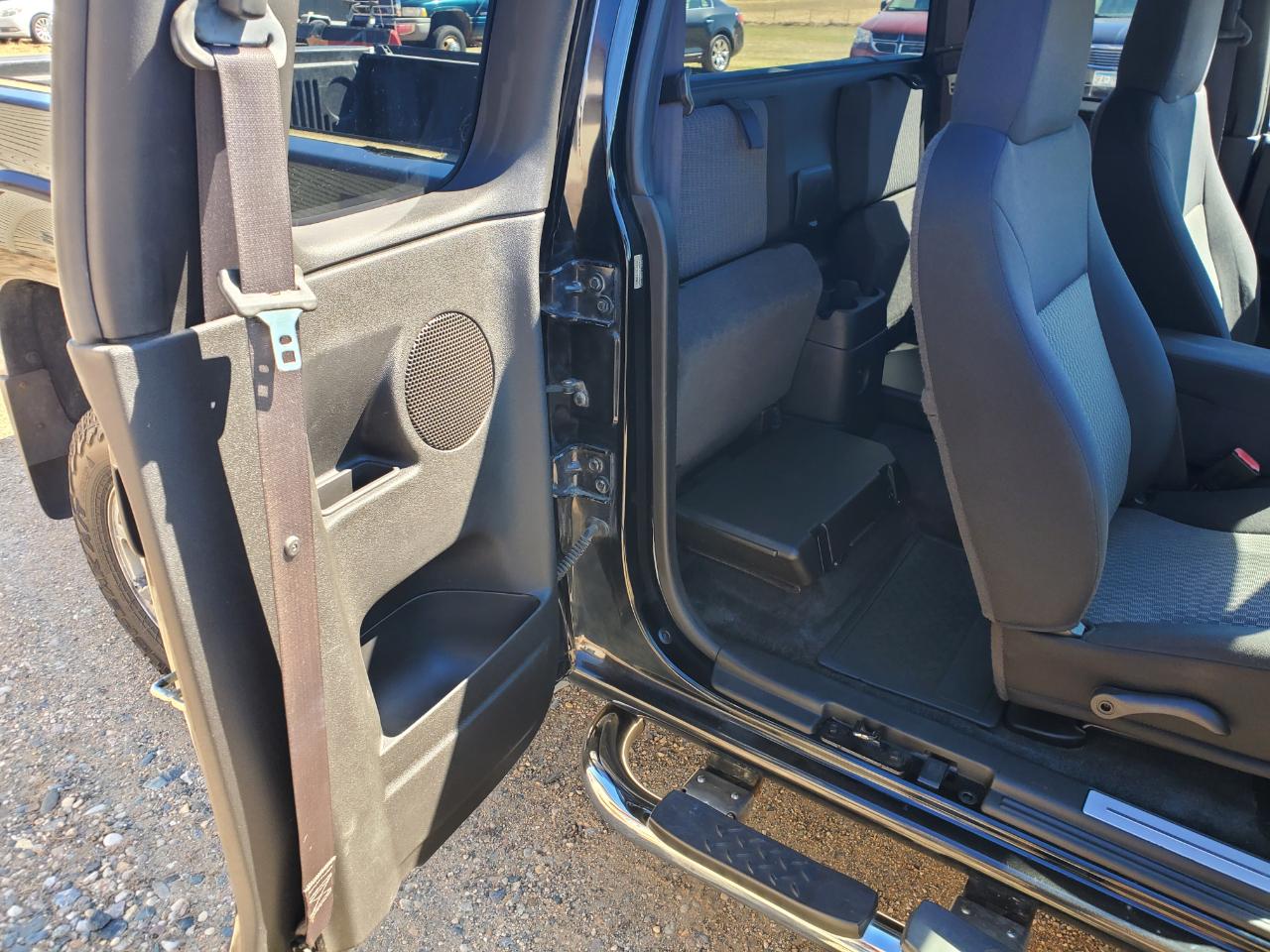 GMC Canyon 4WD Ext Cab 125.9" Work Truck 2007