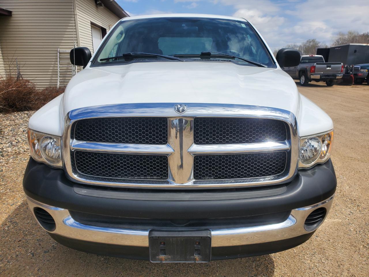 Dodge Ram 1500 4dr Quad Cab 140.5" WB 4WD ST 2005
