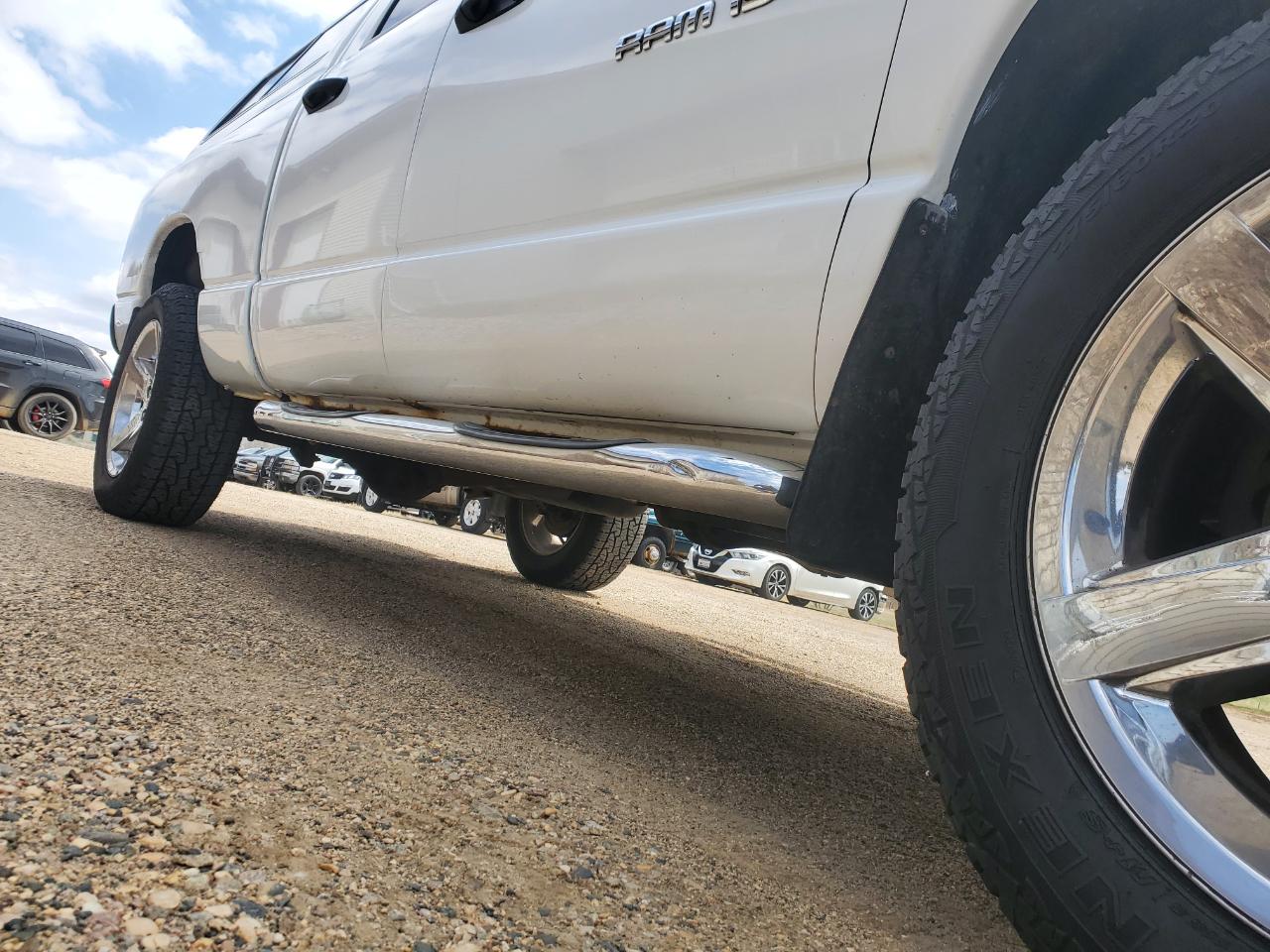 Dodge Ram 1500 4dr Quad Cab 140.5" WB 4WD ST 2005
