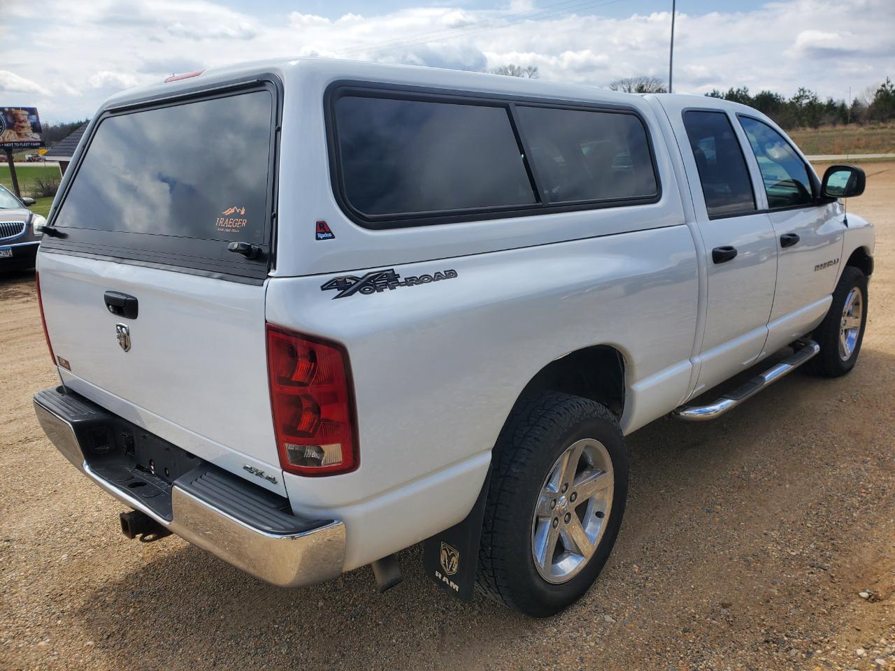 Dodge Ram 1500 4dr Quad Cab 140.5" WB 4WD ST 2005