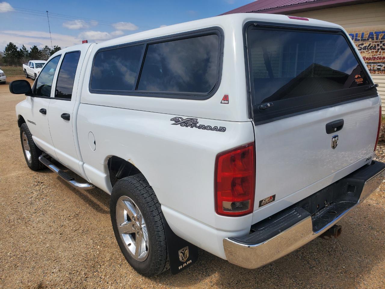 Dodge Ram 1500 4dr Quad Cab 140.5" WB 4WD ST 2005