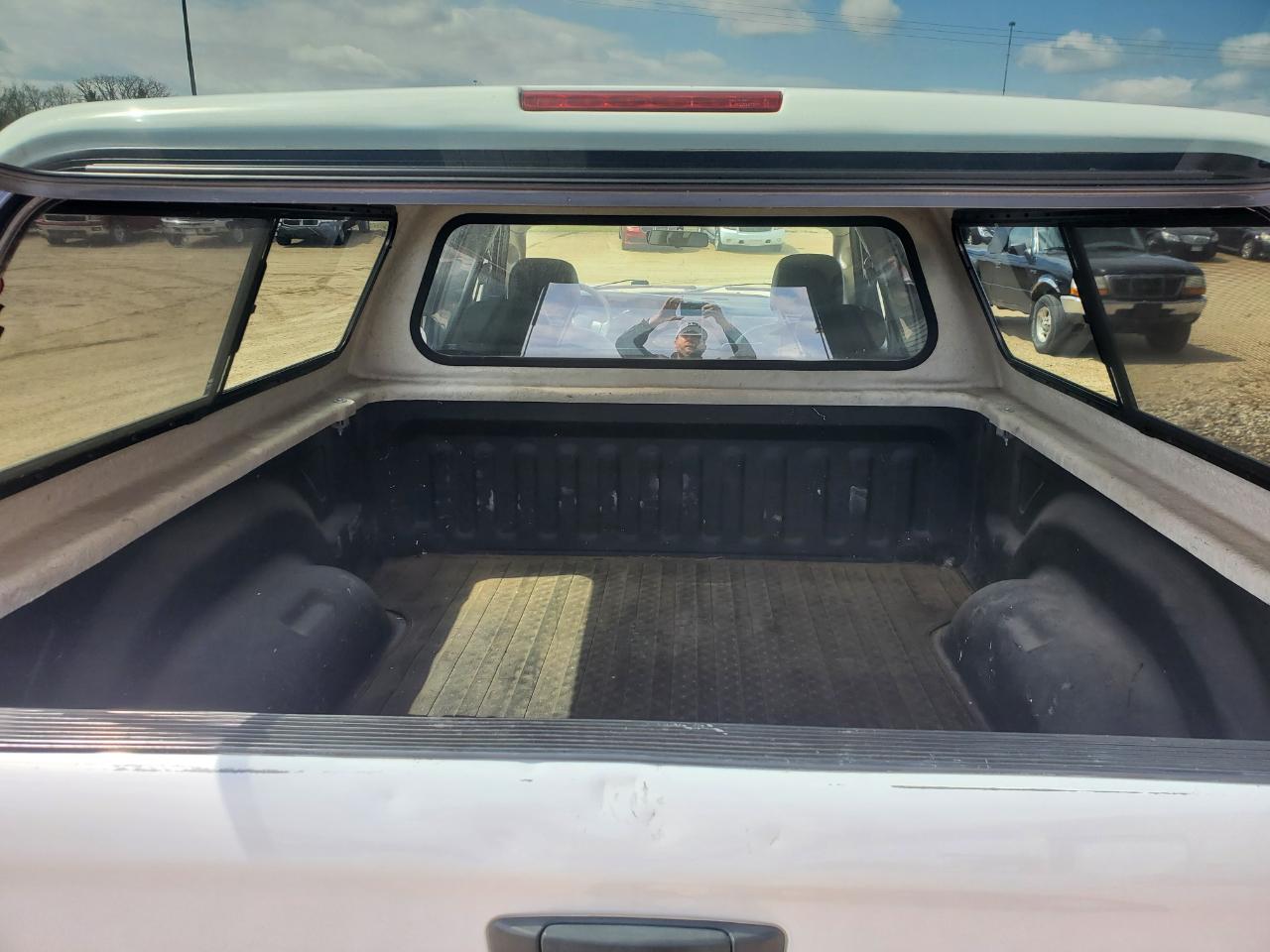 Dodge Ram 1500 4dr Quad Cab 140.5" WB 4WD ST 2005