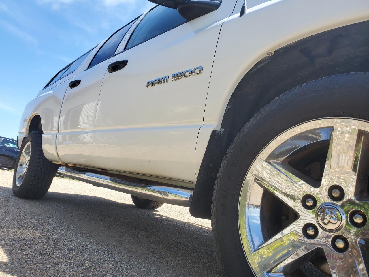 Dodge Ram 1500 4dr Quad Cab 140.5" WB 4WD ST 2005