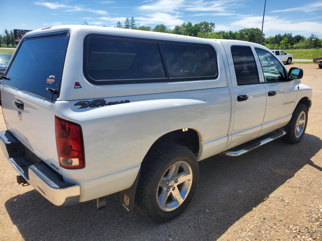 Dodge Ram 1500 4dr Quad Cab 140.5" WB 4WD ST 2005