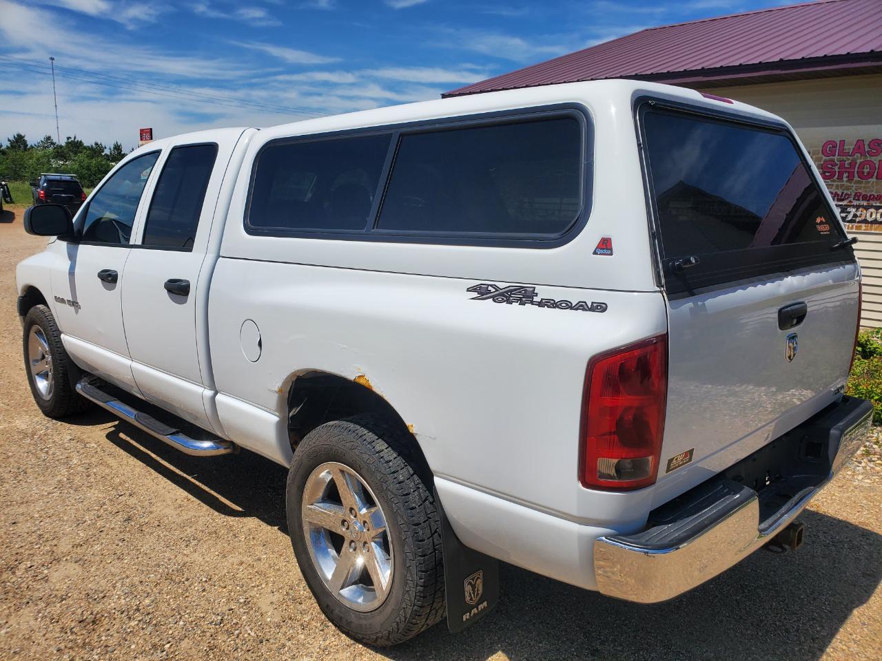 Dodge Ram 1500 4dr Quad Cab 140.5" WB 4WD ST 2005