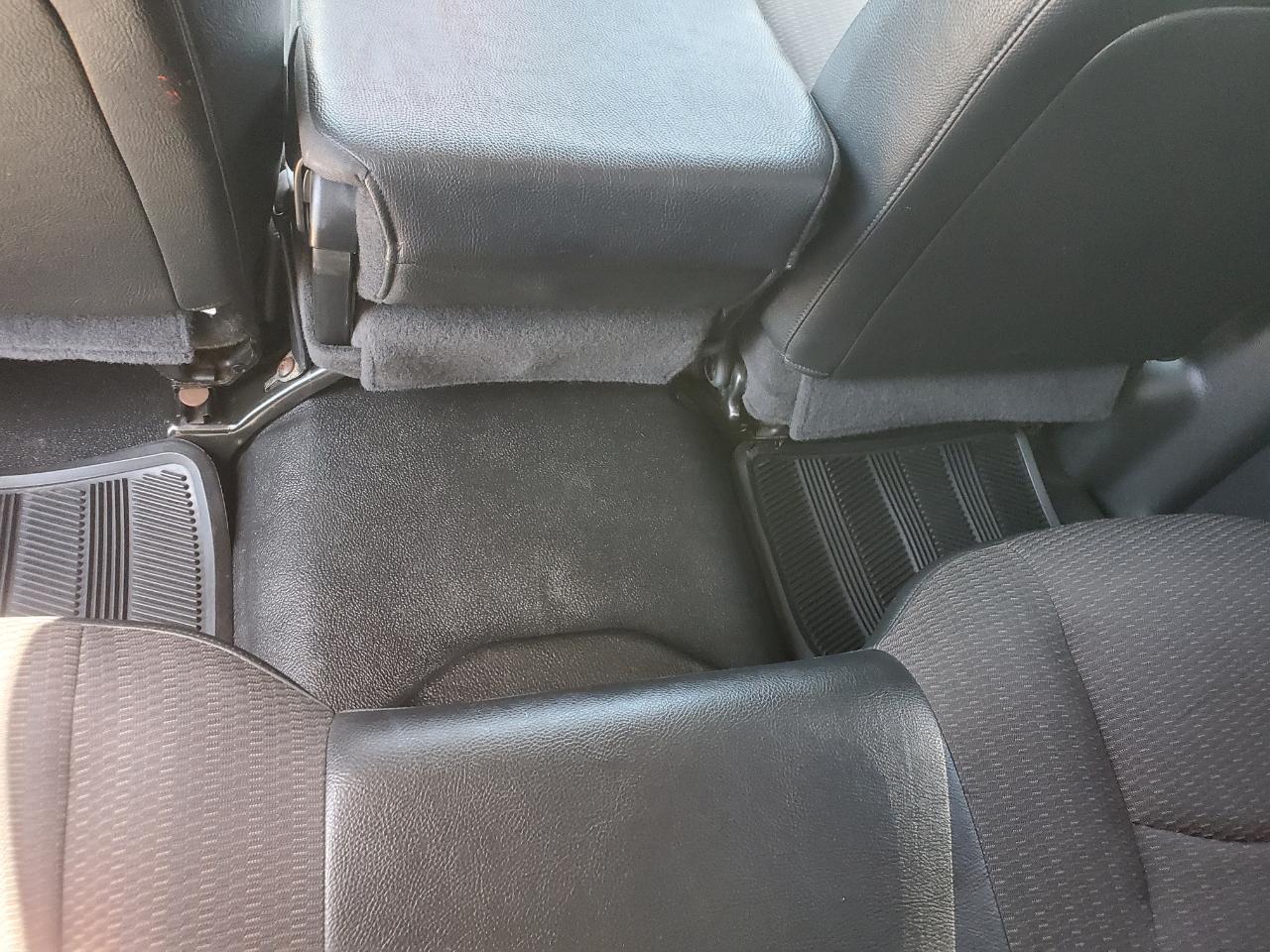 Dodge Ram 1500 4dr Quad Cab 140.5" WB 4WD ST 2005