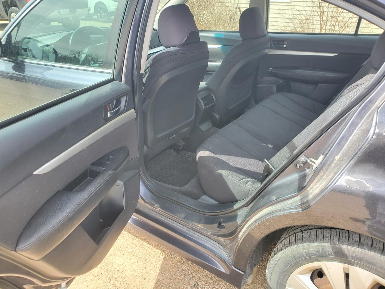 Subaru Legacy 4dr Sdn H4 Auto 2.5i 2010