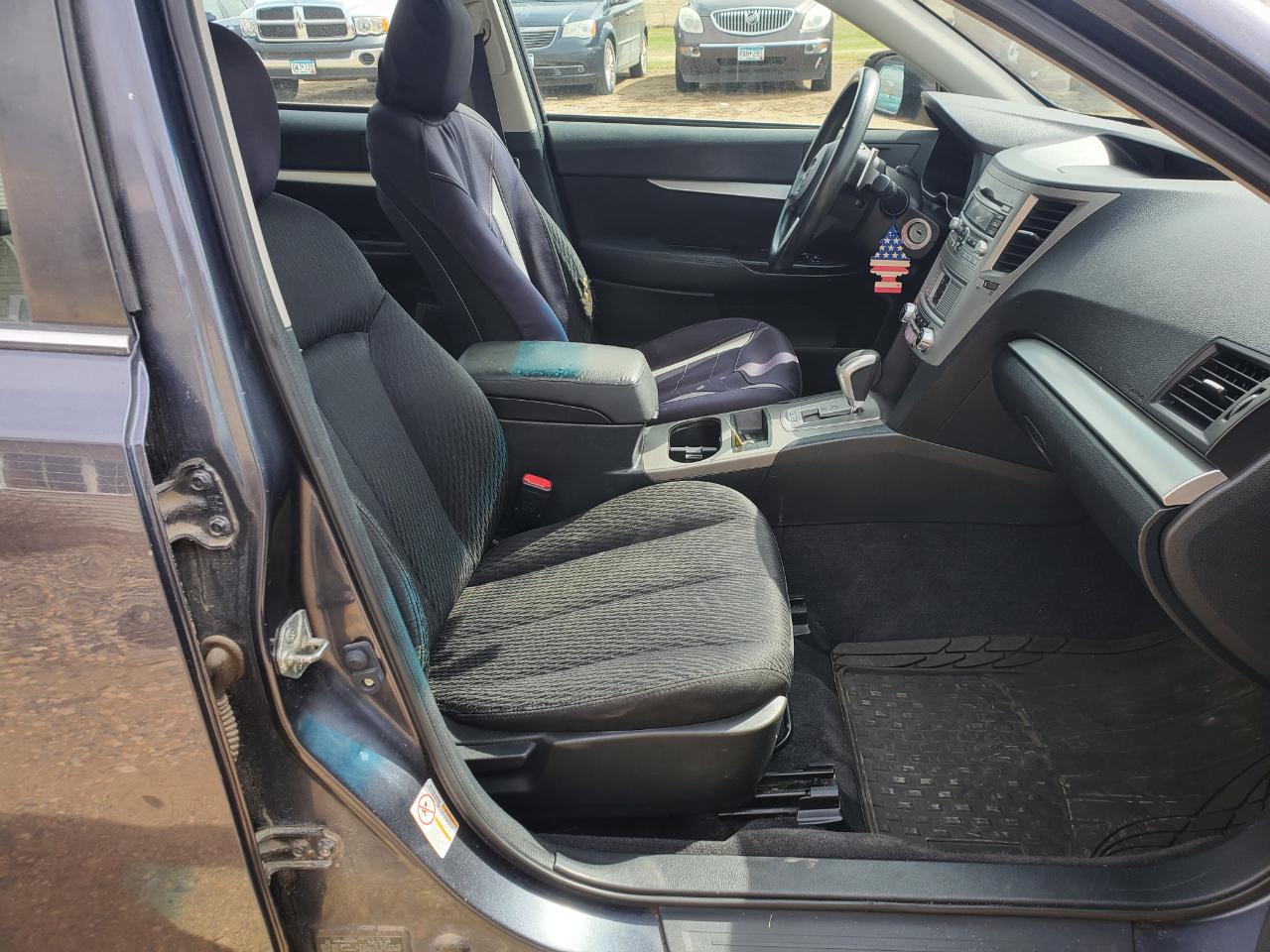 Subaru Legacy 4dr Sdn H4 Auto 2.5i 2010