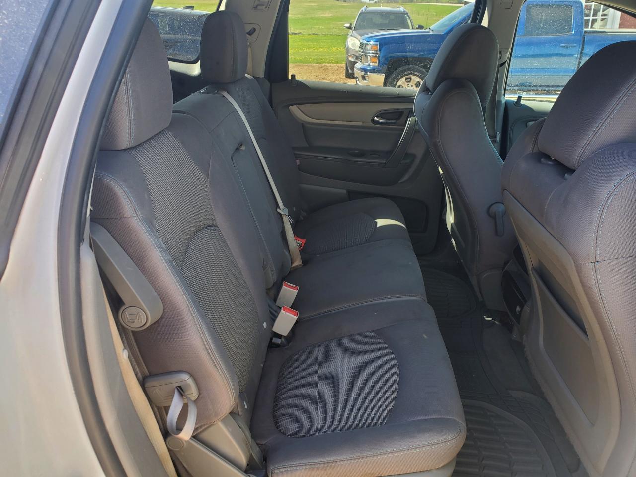 Chevrolet Traverse FWD 4dr LS w/1LS 2016
