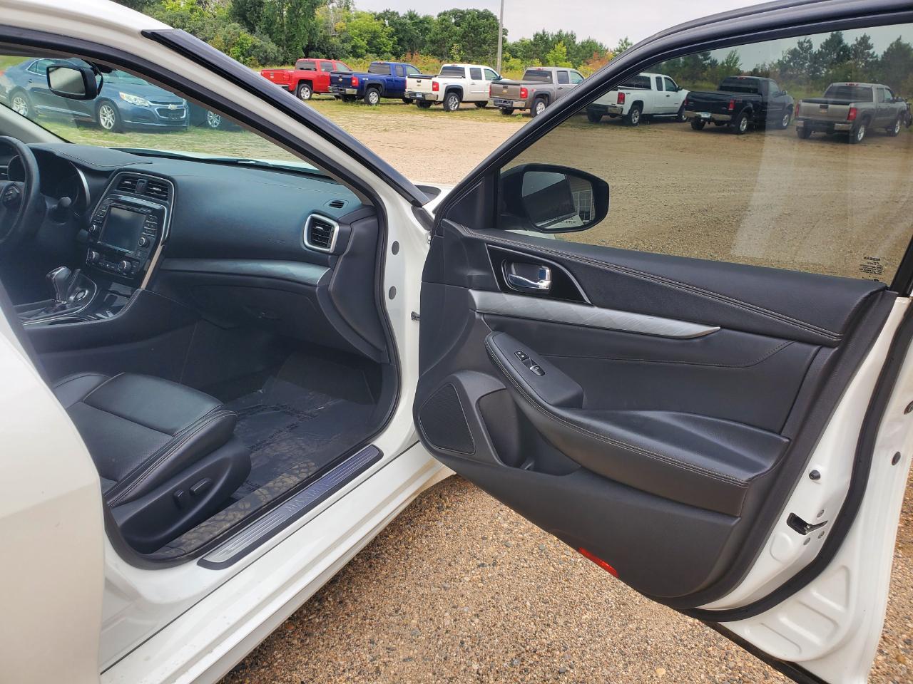Nissan Maxima SV 3.5L 2018