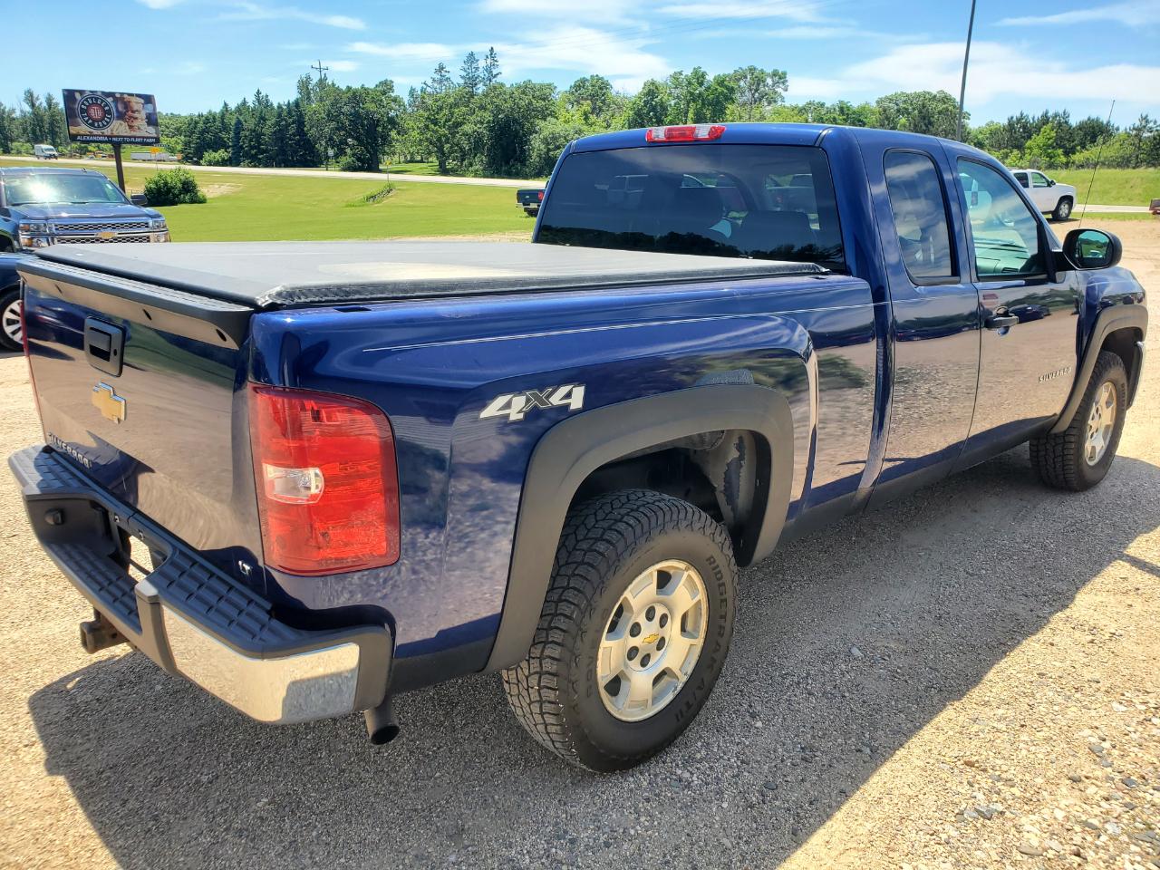 Chevrolet Silverado 1500 4WD Ext Cab 143.5" LT 2013