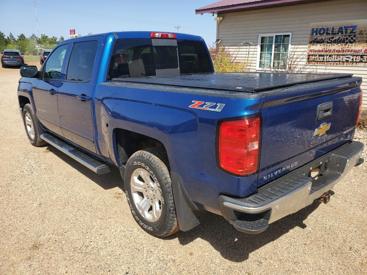 Chevrolet Silverado 1500 4WD Crew Cab 143.5" LT w/2LT 2015