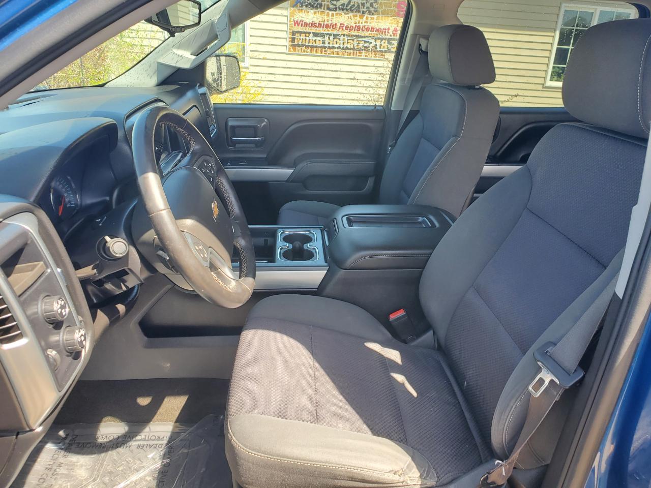Chevrolet Silverado 1500 4WD Crew Cab 143.5" LT w/2LT 2015