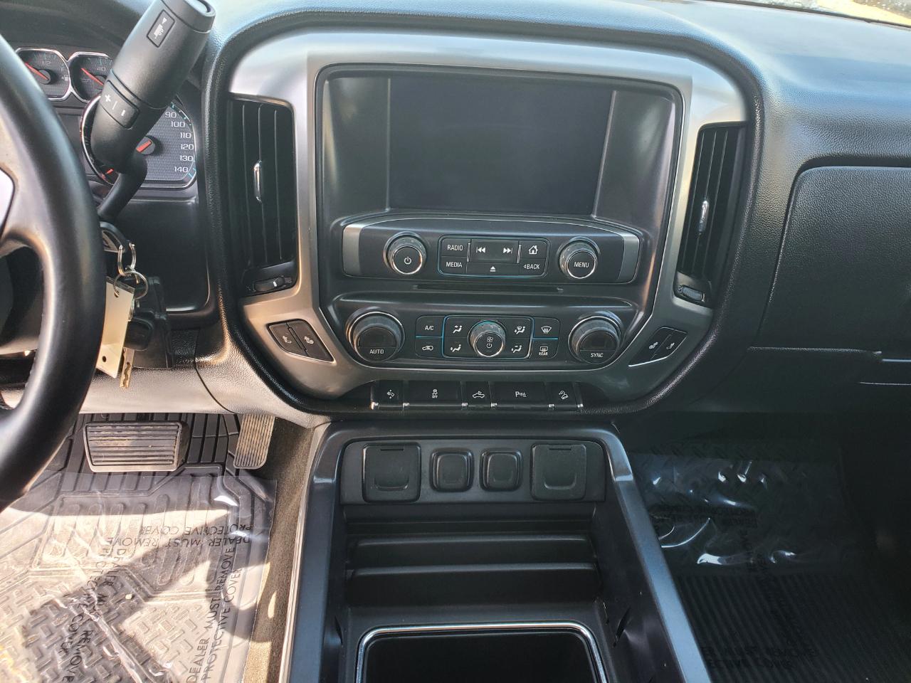 Chevrolet Silverado 1500 4WD Crew Cab 143.5" LT w/2LT 2015