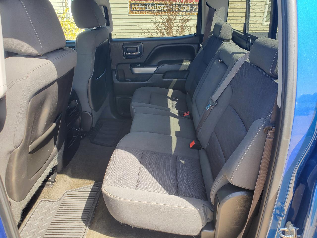 Chevrolet Silverado 1500 4WD Crew Cab 143.5" LT w/2LT 2015