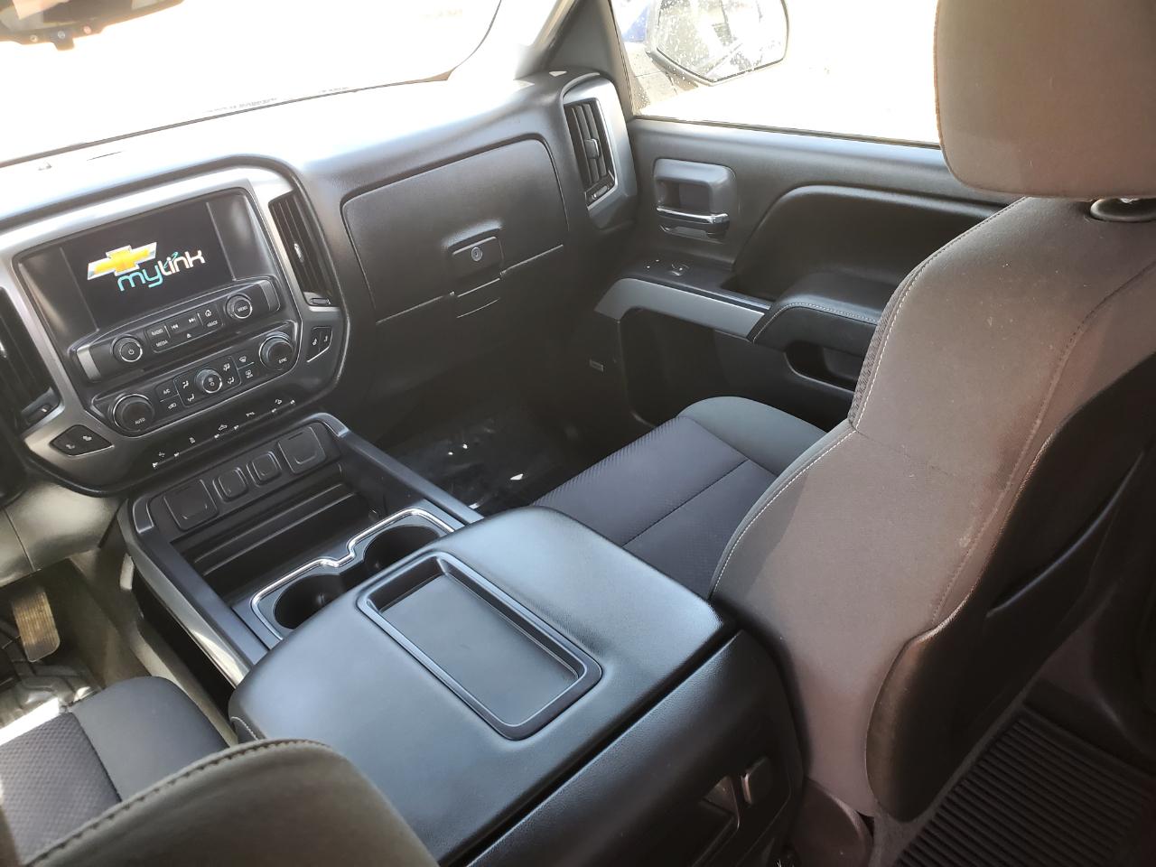 Chevrolet Silverado 1500 4WD Crew Cab 143.5" LT w/2LT 2015