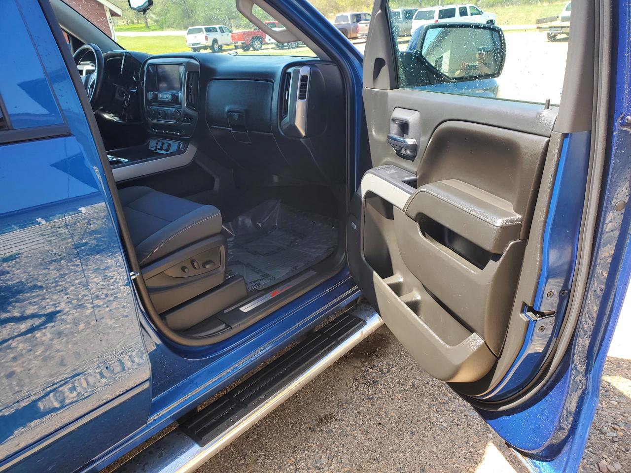 Chevrolet Silverado 1500 4WD Crew Cab 143.5" LT w/2LT 2015
