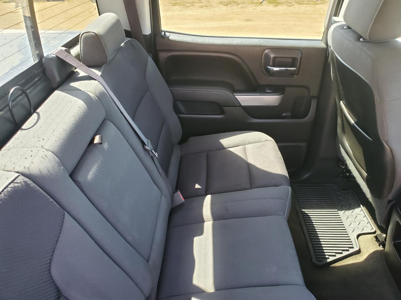 Chevrolet Silverado 1500 4WD Crew Cab 143.5" LT w/2LT 2015