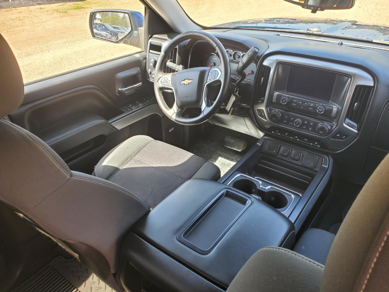 Chevrolet Silverado 1500 4WD Crew Cab 143.5" LT w/2LT 2015