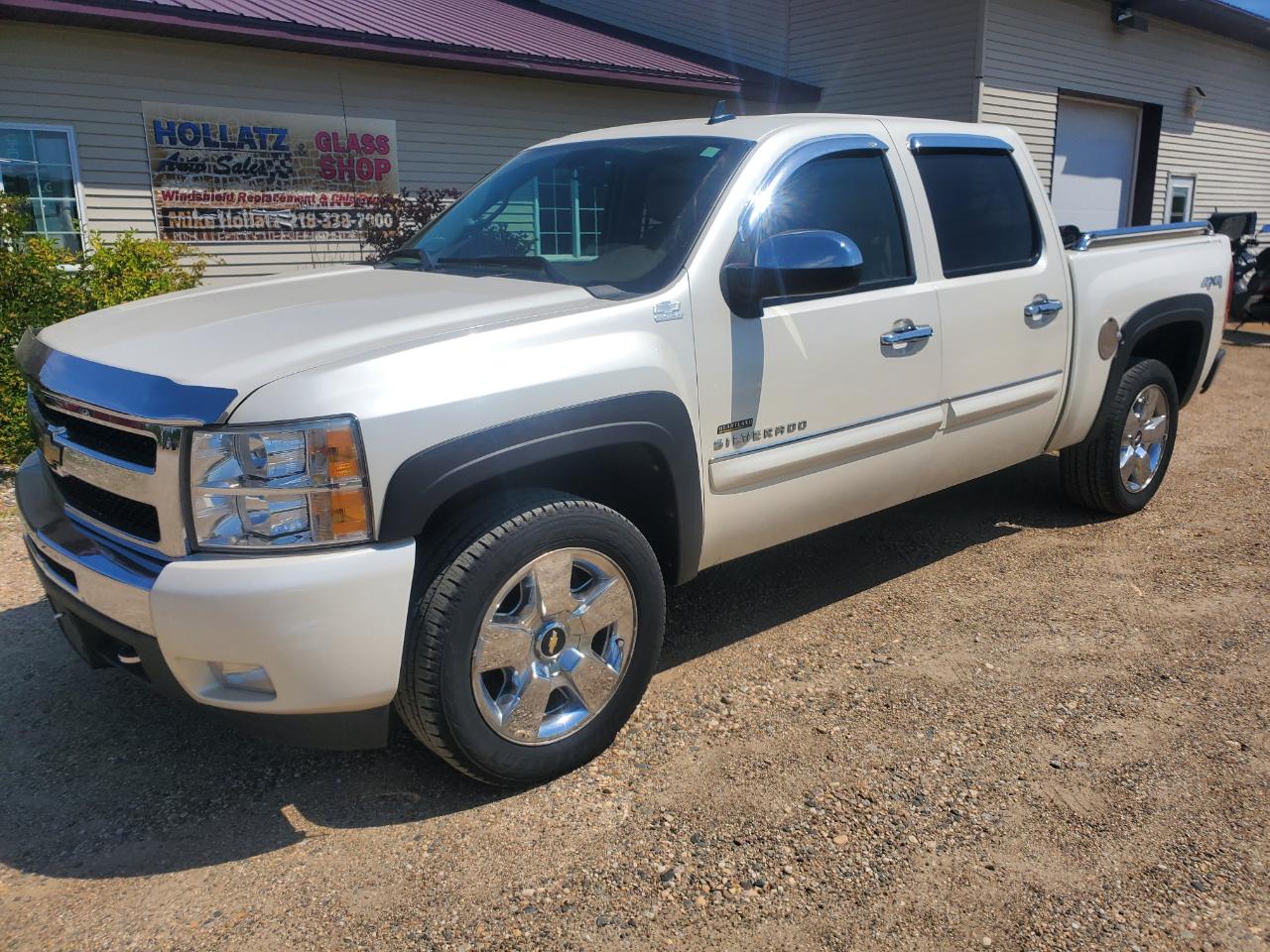 2011 Chevrolet Silverado 1500 4WD Crew Cab 143.5" LTZ