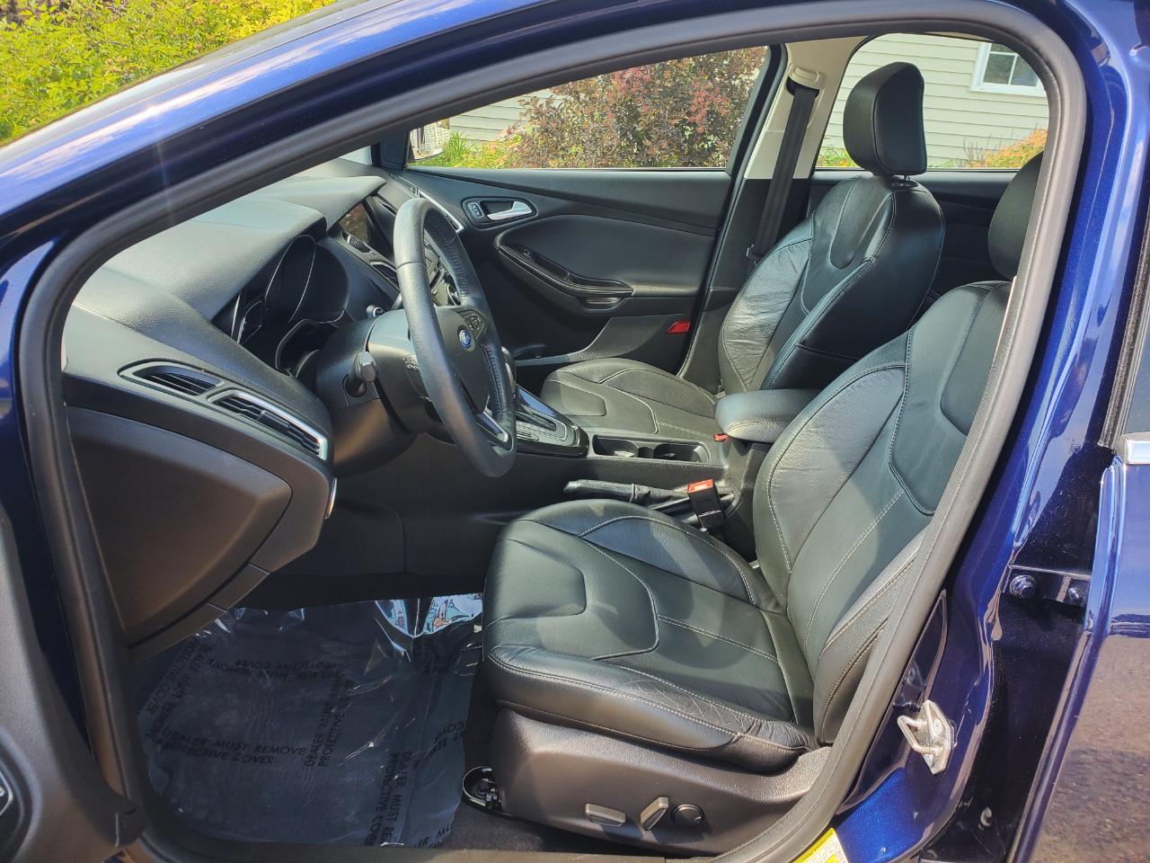 Ford Focus 4dr Sdn Titanium 2016