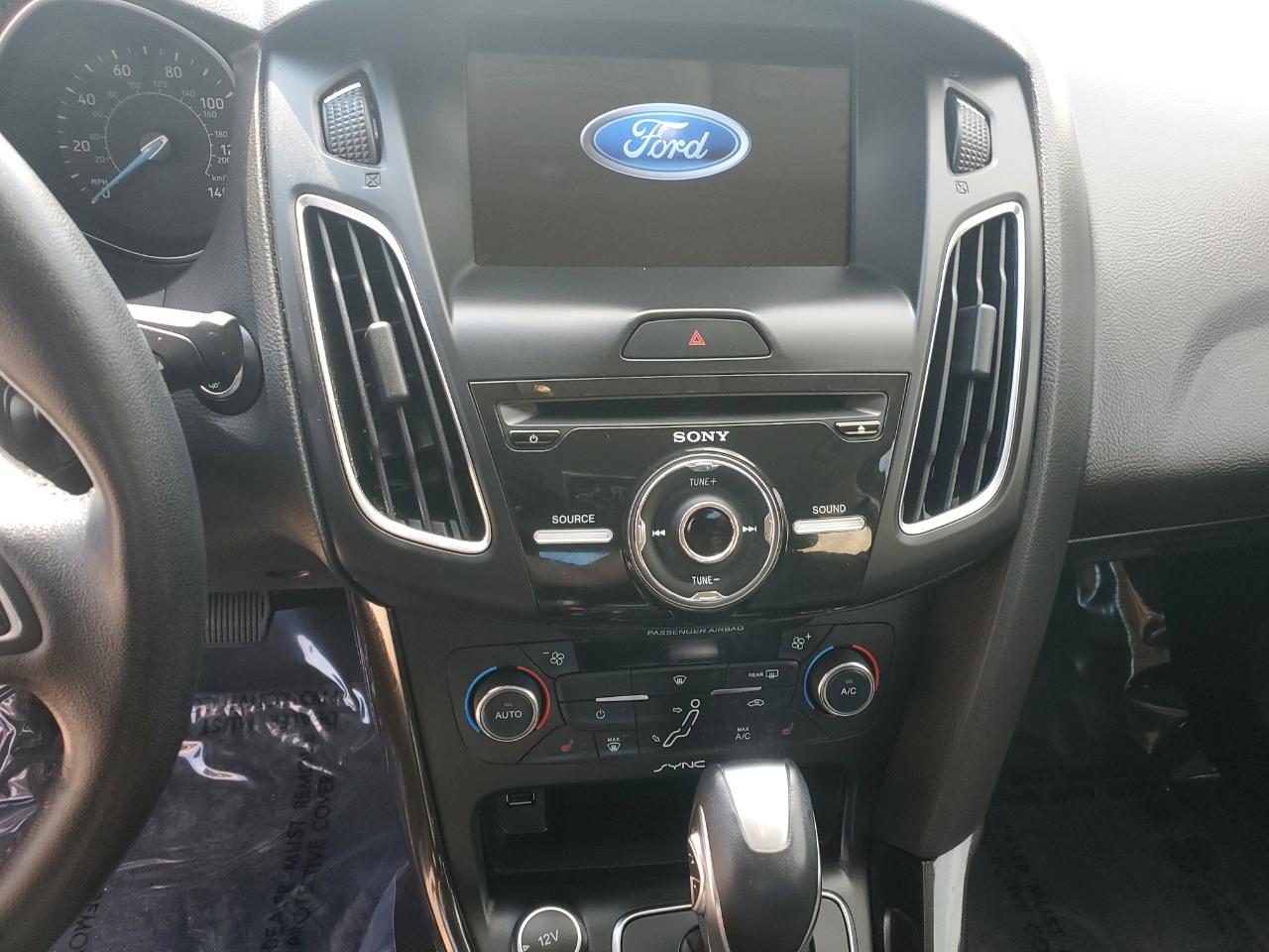 Ford Focus 4dr Sdn Titanium 2016